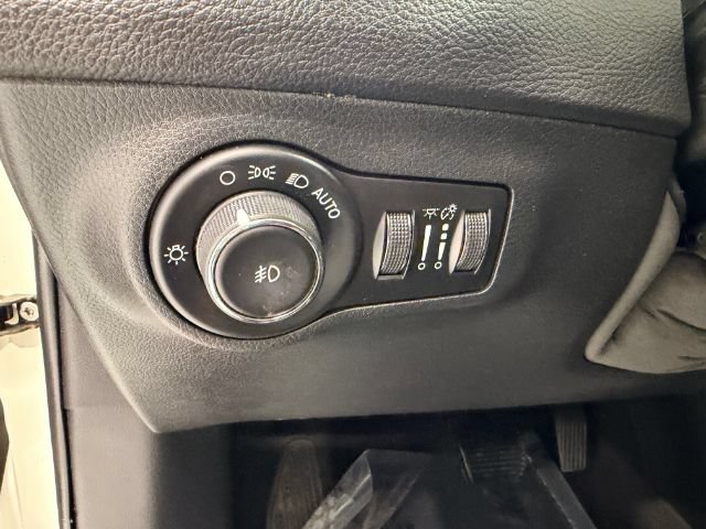 Used 2018 Jeep Compass Limited w/ Navigation Group AWD/4WD image 36