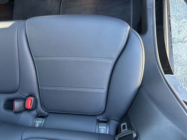 Used 2025 Mercedes-Benz GLC 300 4MATIC image 29