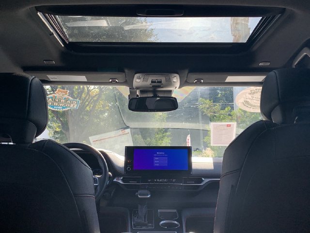Certified 2025 Toyota Sienna XSE w/ XSE Premium Package AWD/4WD image 32