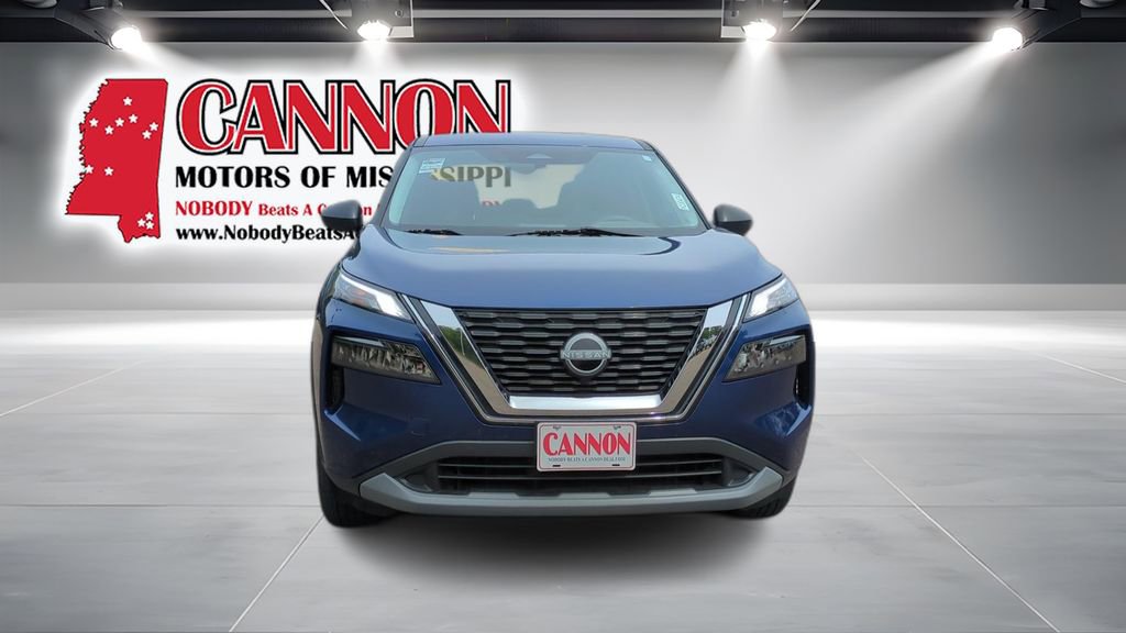 Used 2023 Nissan Rogue S image 2