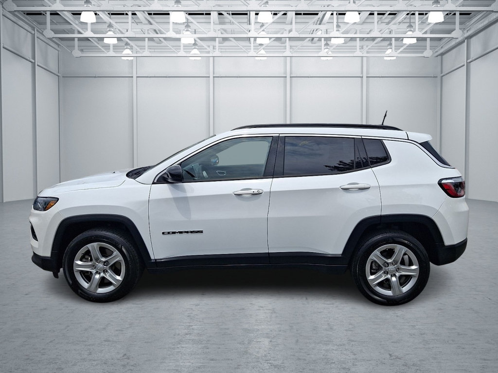 Used 2023 Jeep Compass Latitude AWD/4WD image 2