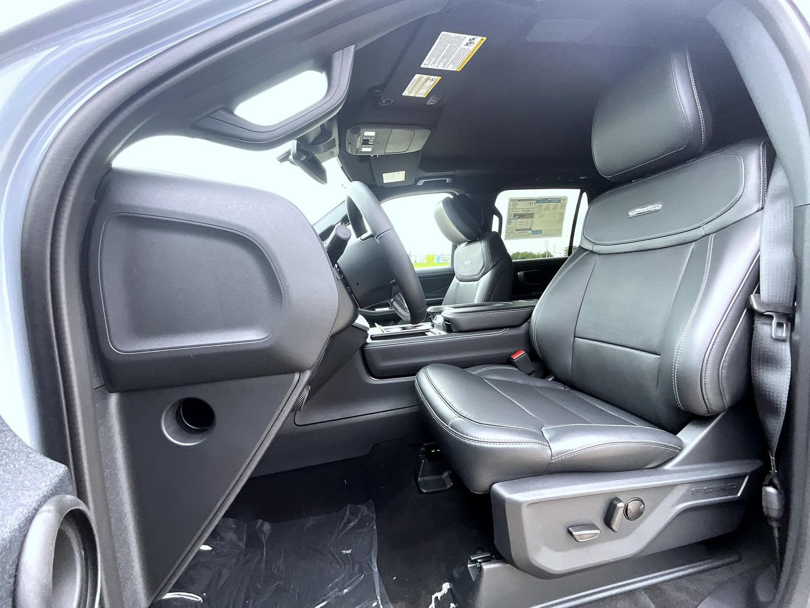 New 2027 Ford Expedition Max Platinum w/ Stealth Appearance Package AWD/4WD image 9