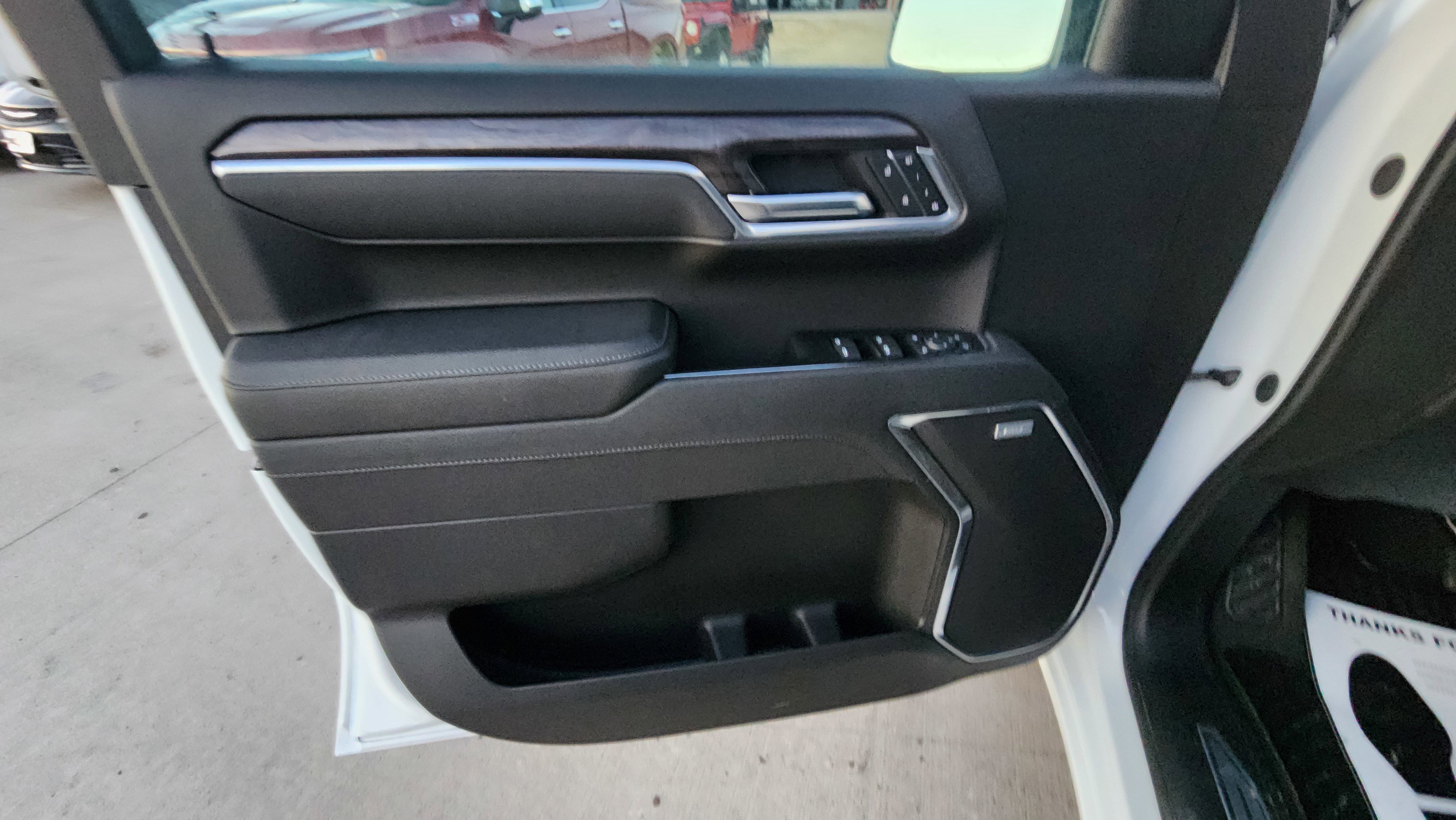 Certified 2025 Chevrolet Silverado 1500 LTZ image 8