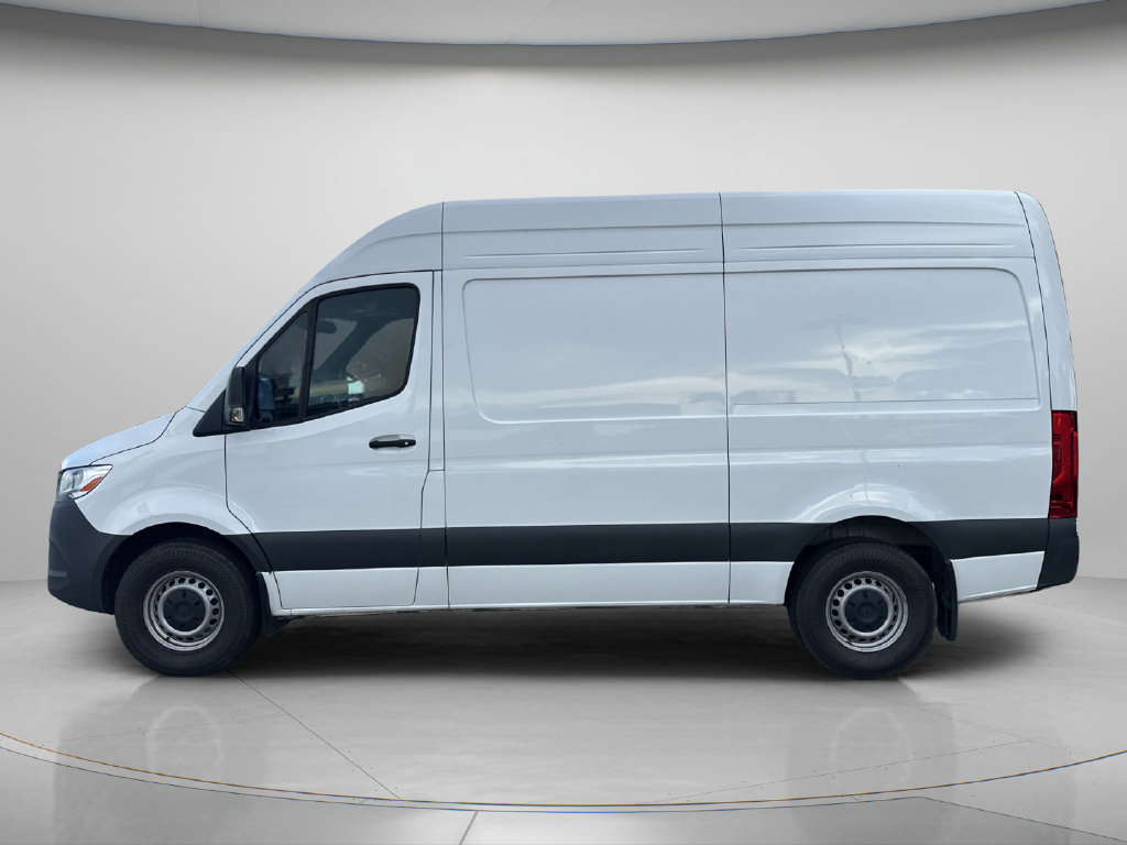 Used 2025 Mercedes-Benz Sprinter 2500 image 4