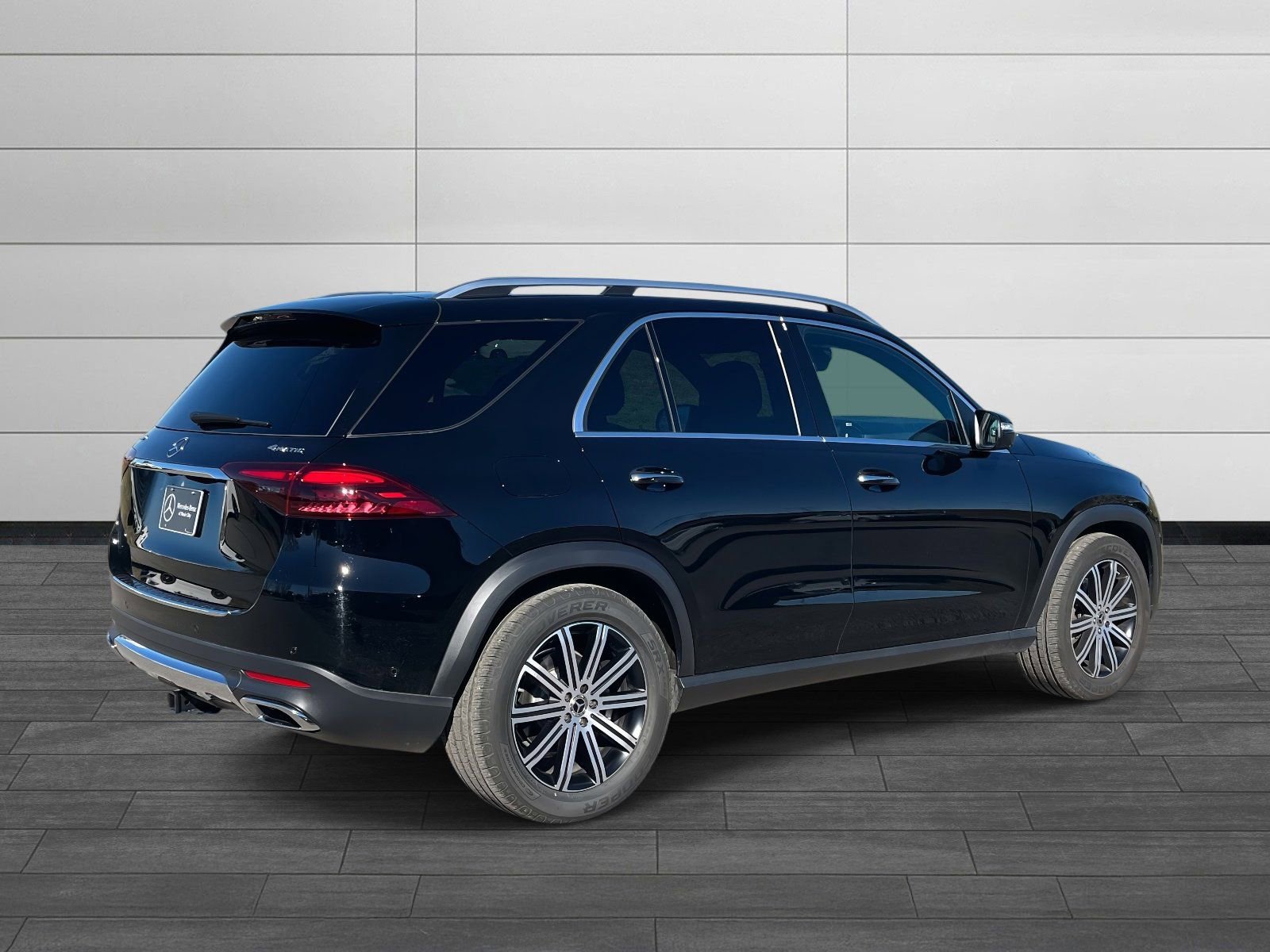 Used 2025 Mercedes-Benz GLE 350 4MATIC image 3