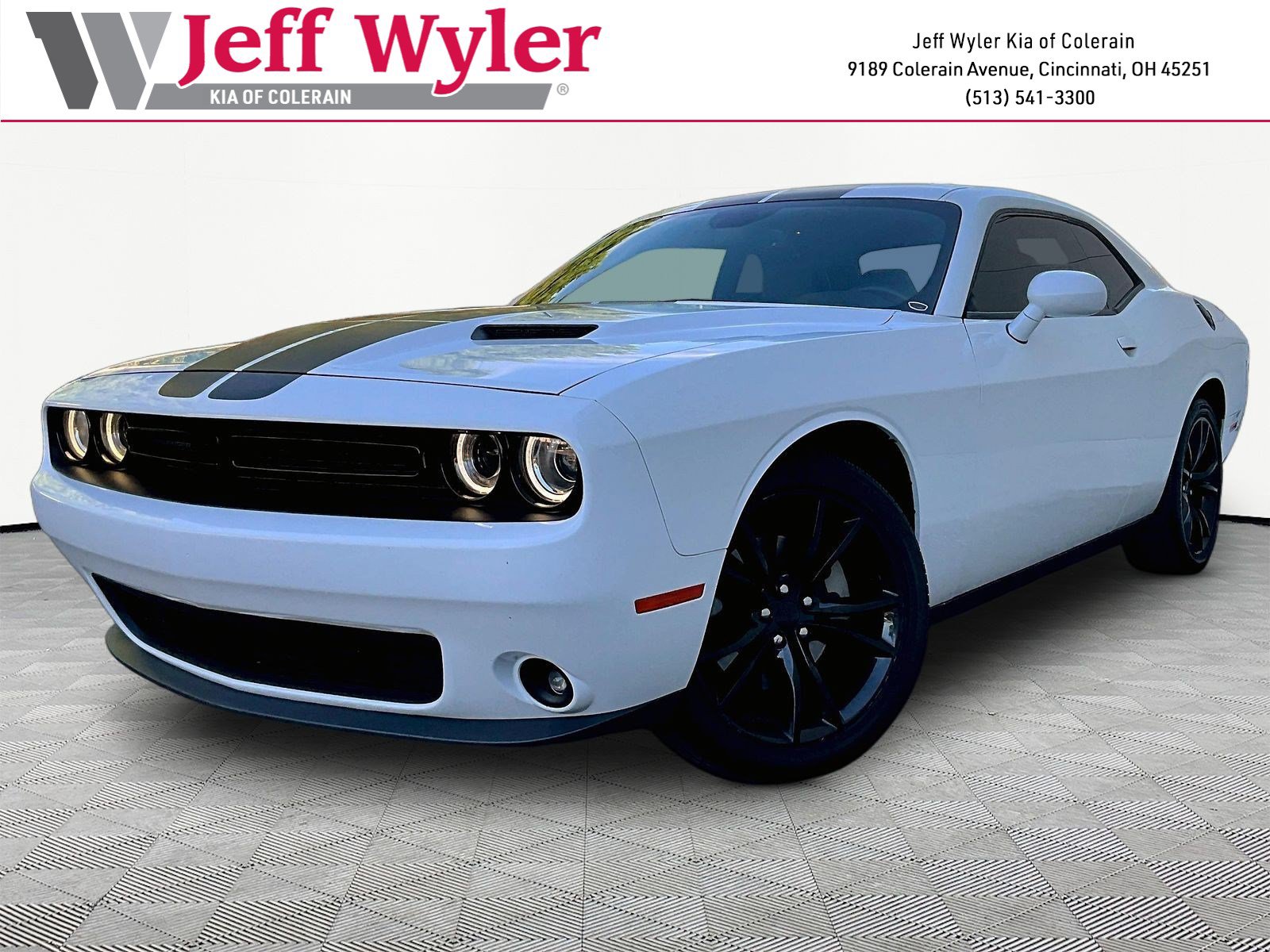 Used 2016 Dodge Challenger SXT Plus RWD image 1