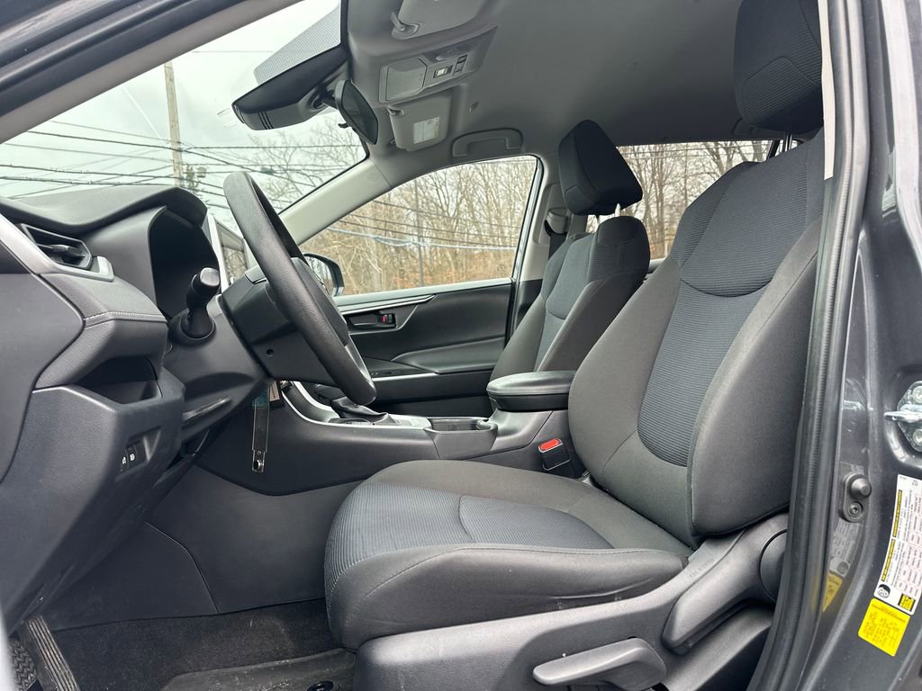 Used 2023 Toyota RAV4 LE image 3