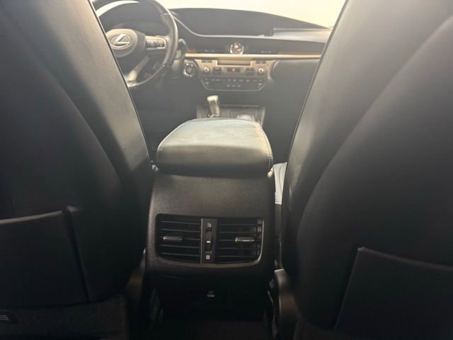 Used 2016 Lexus ES 350 w/ Navigation System Package image 21