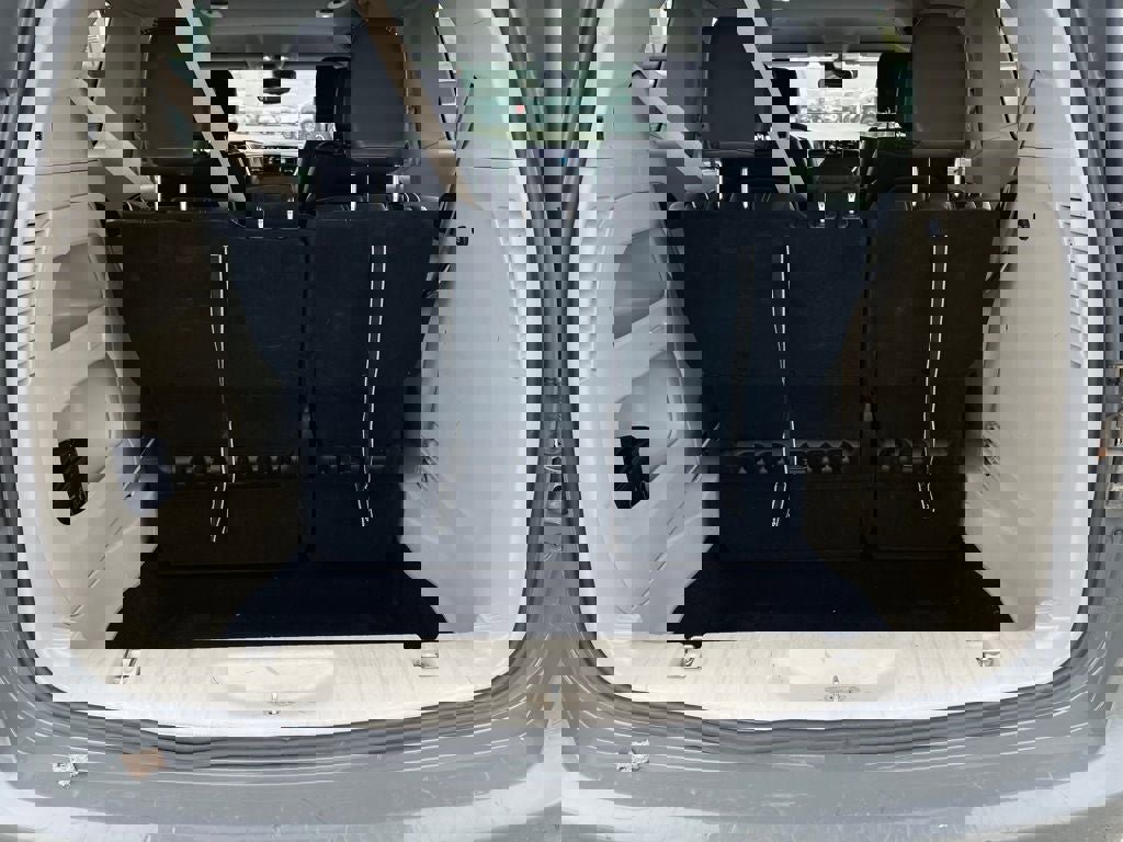 Used 2022 Chrysler Pacifica Touring-L image 18