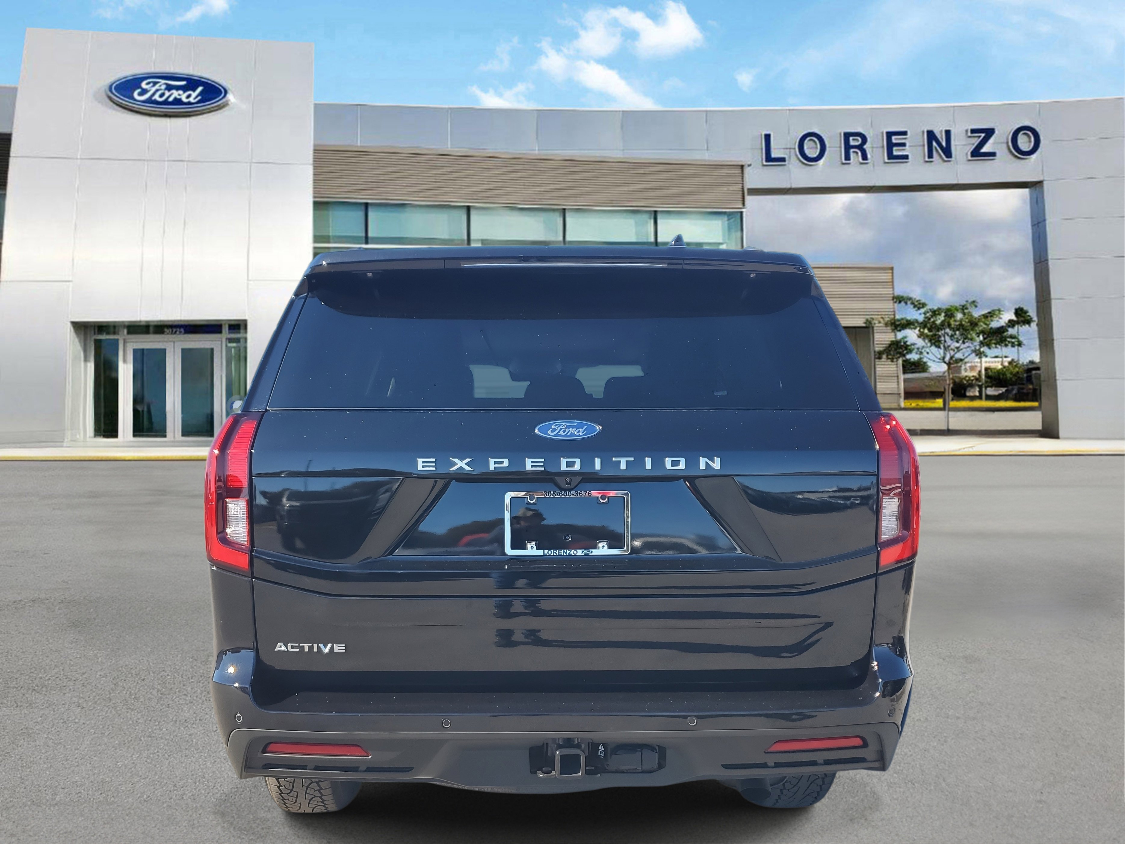 Used 2025 Ford Expedition Active image 6