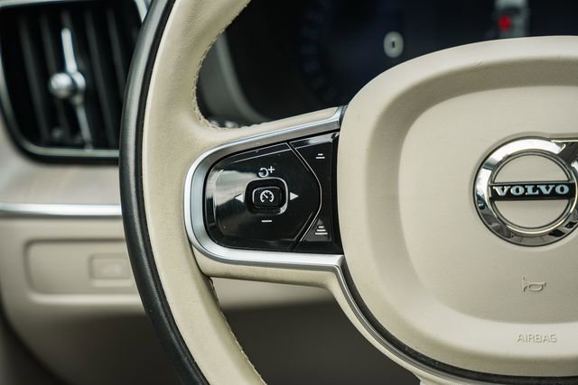 Certified 2023 Volvo XC60 B5 Ultimate w/ Climate Package AWD/4WD image 28