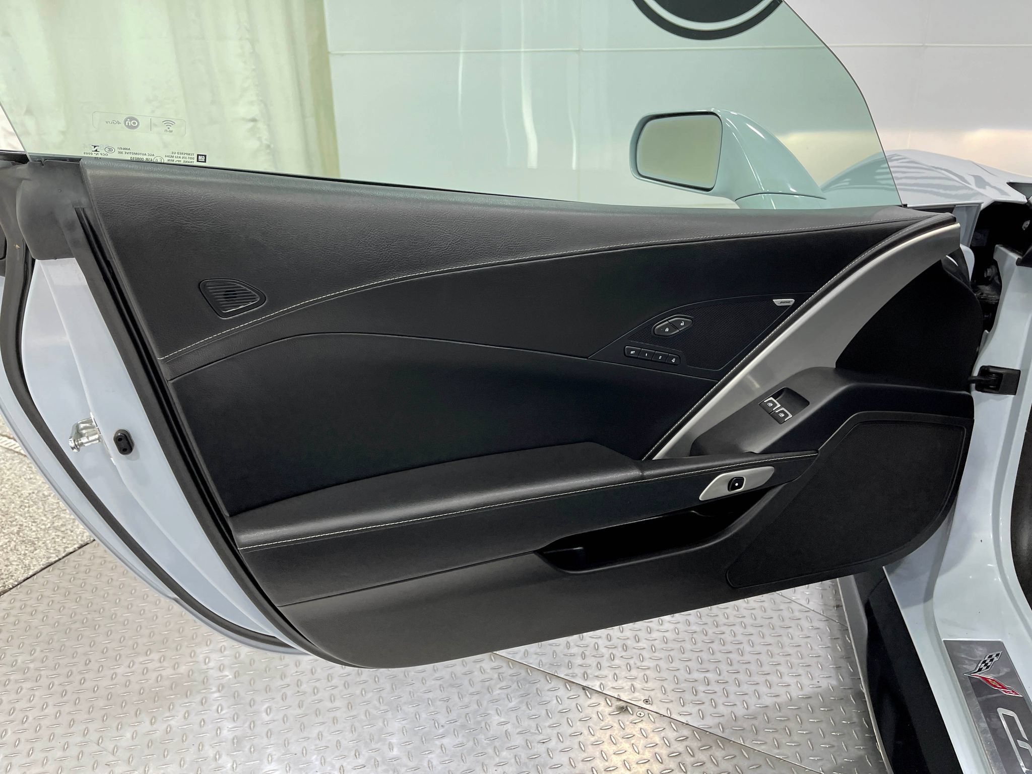 Used 2019 Chevrolet Corvette Stingray Coupe RWD image 13