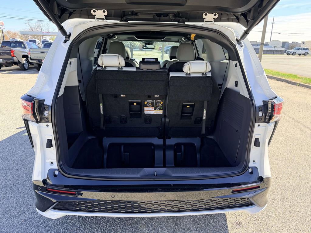 Certified 2023 Toyota Sienna XSE w/ XSE Plus Package image 14