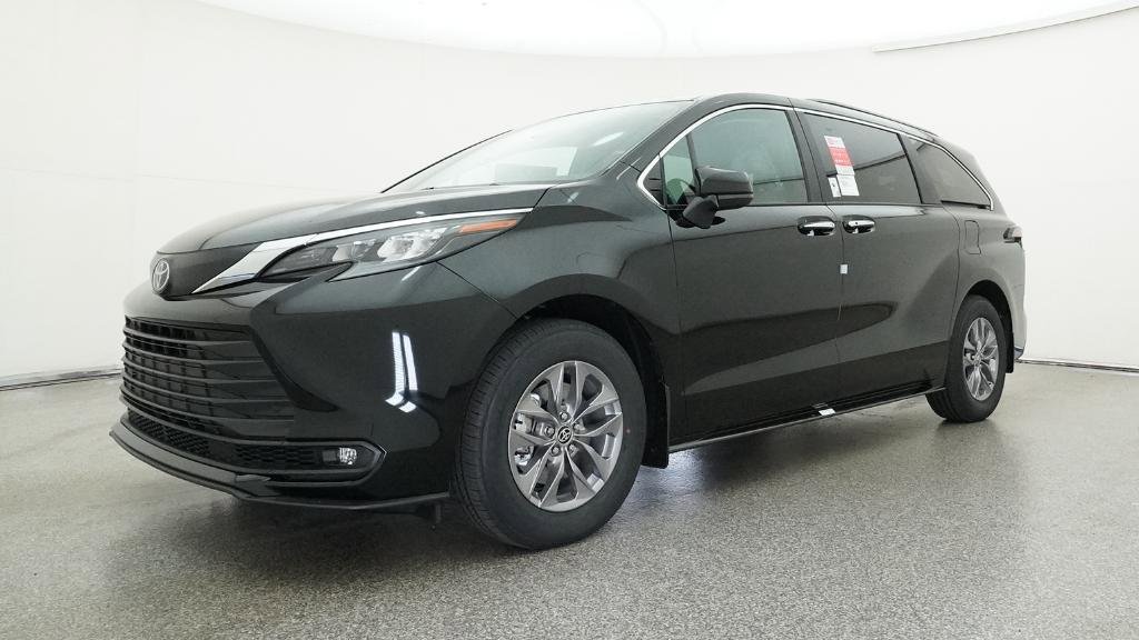 New 2026 Toyota Sienna XLE image 15