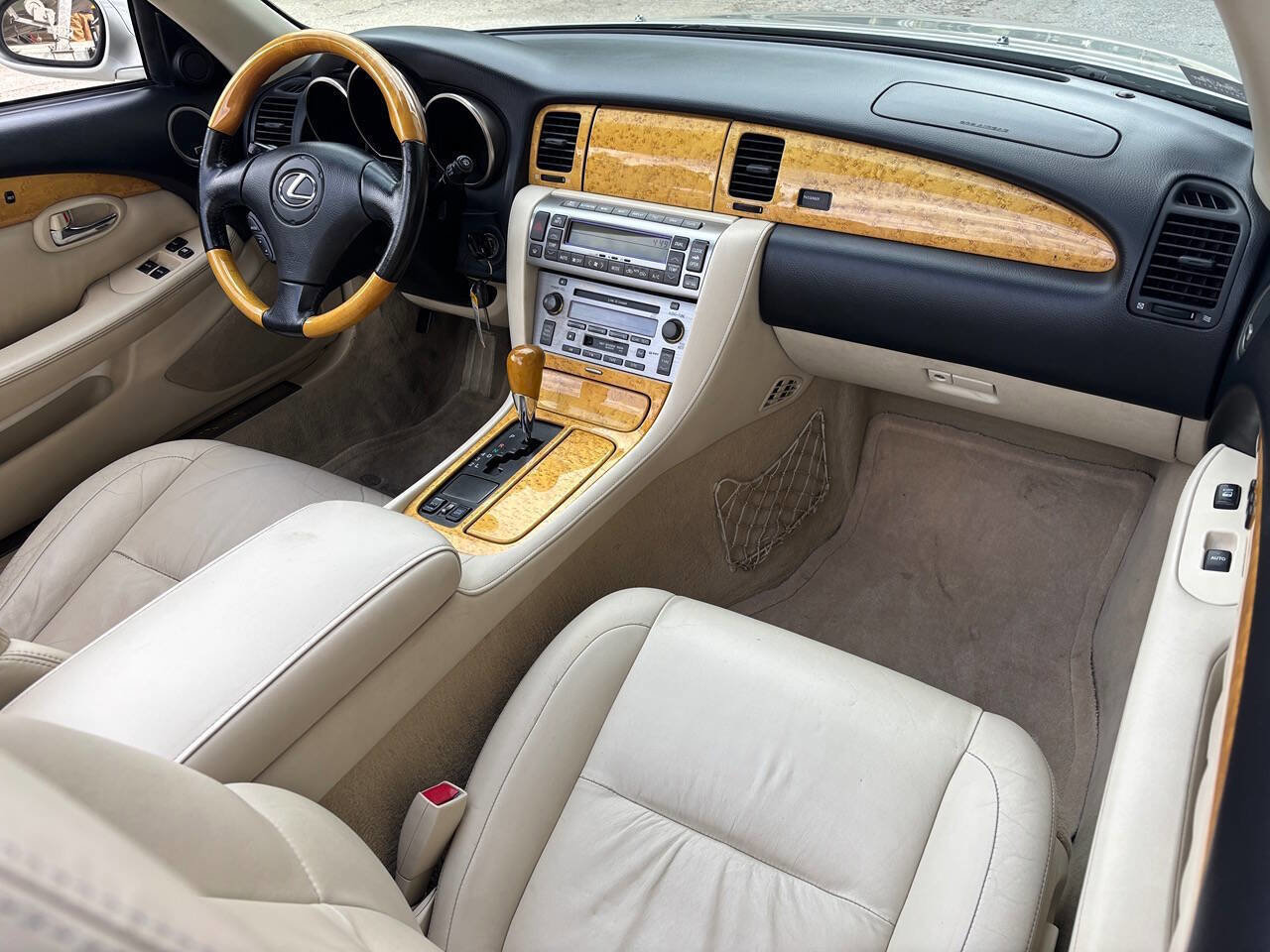 Used 2005 Lexus SC 430 Convertible image 30