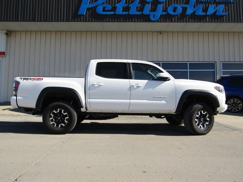 Used 2023 Toyota Tacoma 4x4 Double Cab image 2