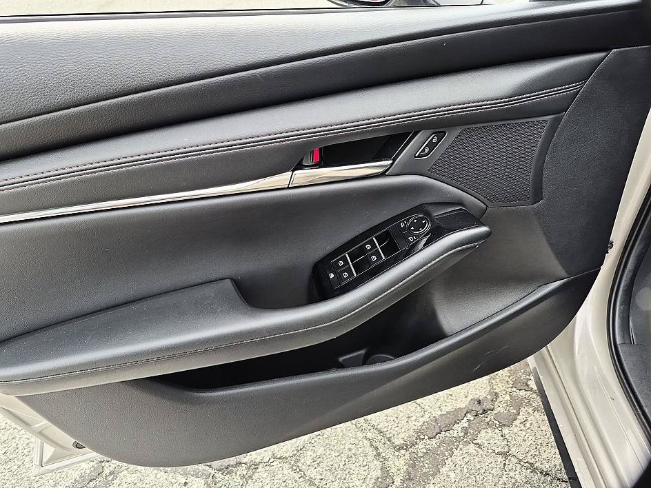 Used 2025 MAZDA MAZDA3 s FWD image 12