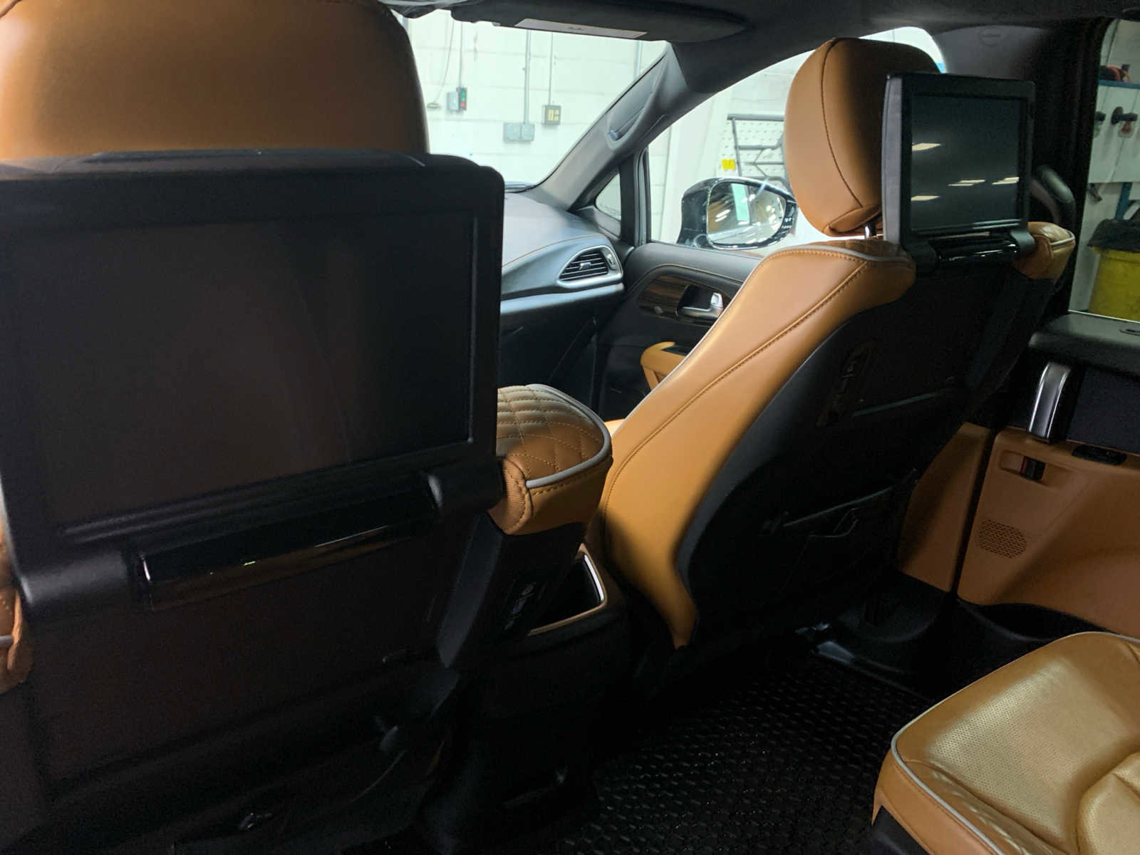 Used 2023 Chrysler Pacifica Pinnacle image 7