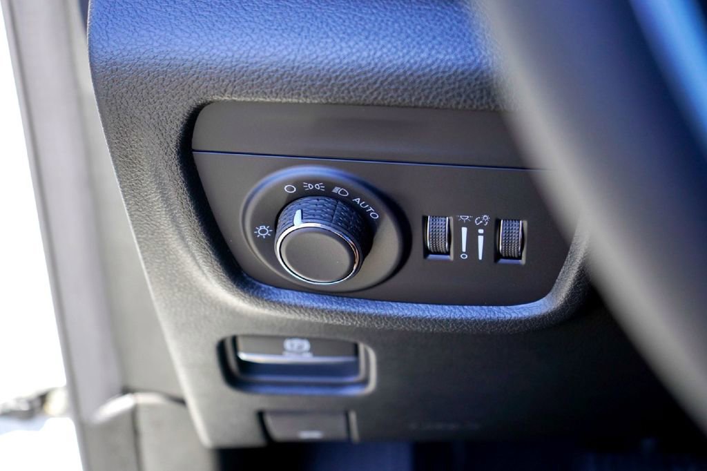 New 2026 Jeep Grand Cherokee Laredo RWD image 18