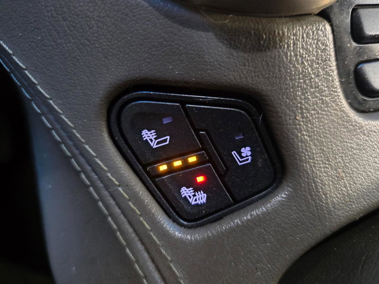 Used 2017 GMC Yukon Denali w/ Open Road Package image 30