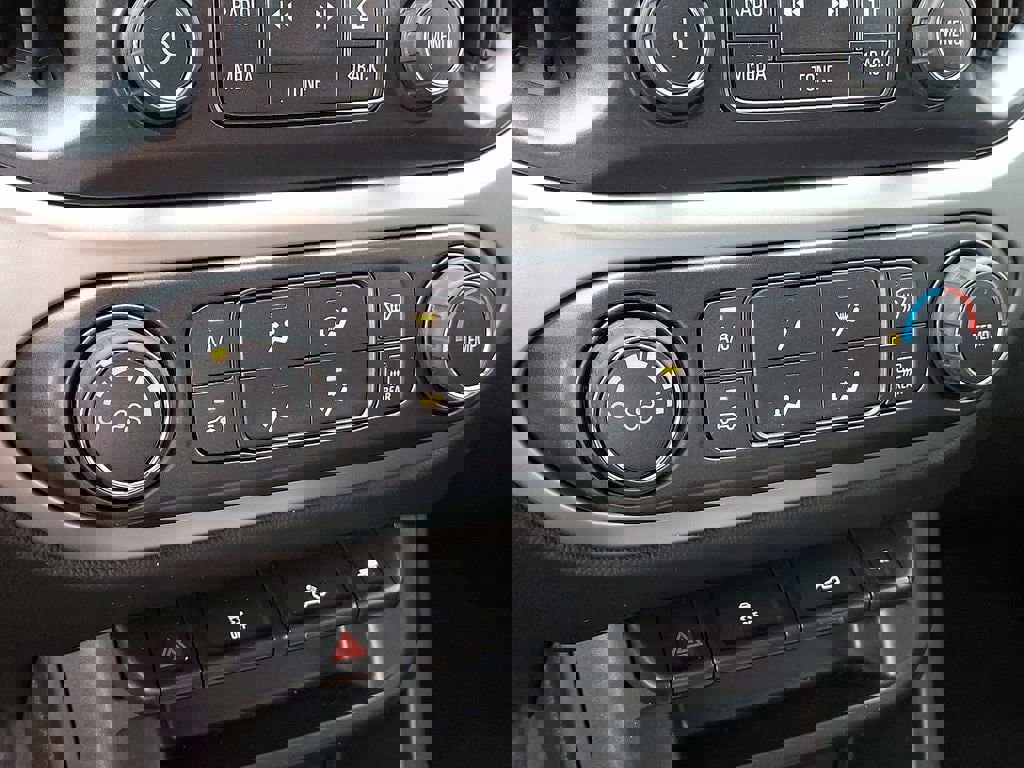 Used 2018 Chevrolet Colorado LT w/ LT Convenience Package image 21