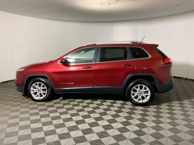 Used 2017 Jeep Cherokee Latitude FWD image 8