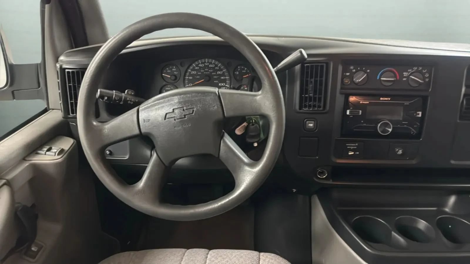 Used 2004 Chevrolet Express 3500 Extended Passenger w/ LS Preferred Equipment Group RWD image 10