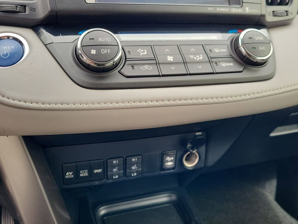 Used 2016 Toyota RAV4 Limited image 21