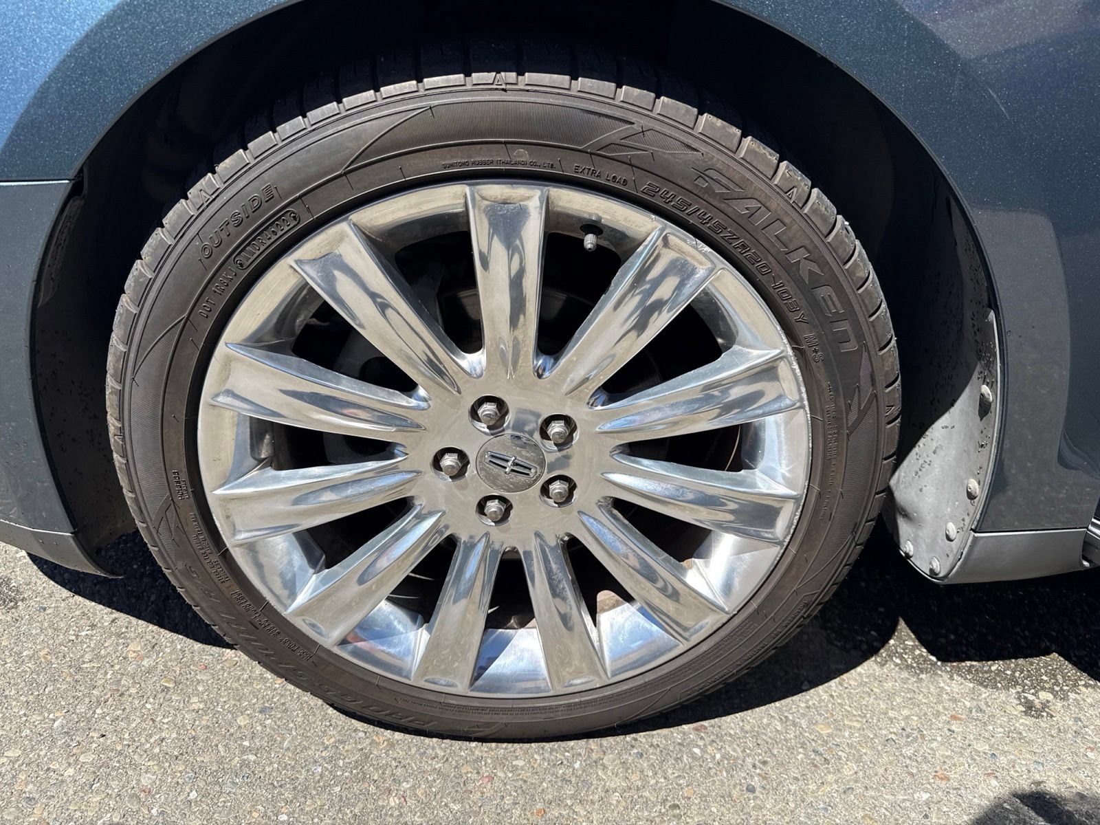 Used 2010 Lincoln MKS AWD image 19
