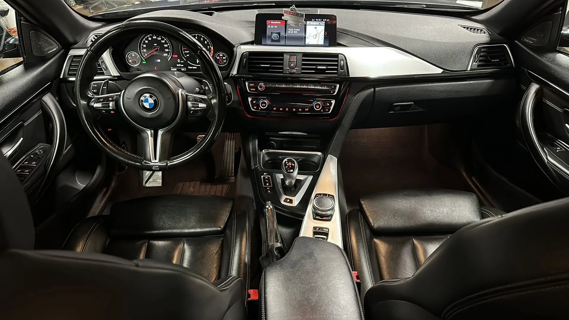 Used 2018 BMW M4 Convertible image 26