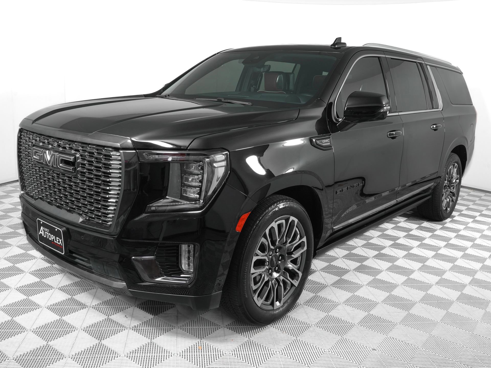 Used 2024 GMC Yukon XL Denali Ultimate image 8