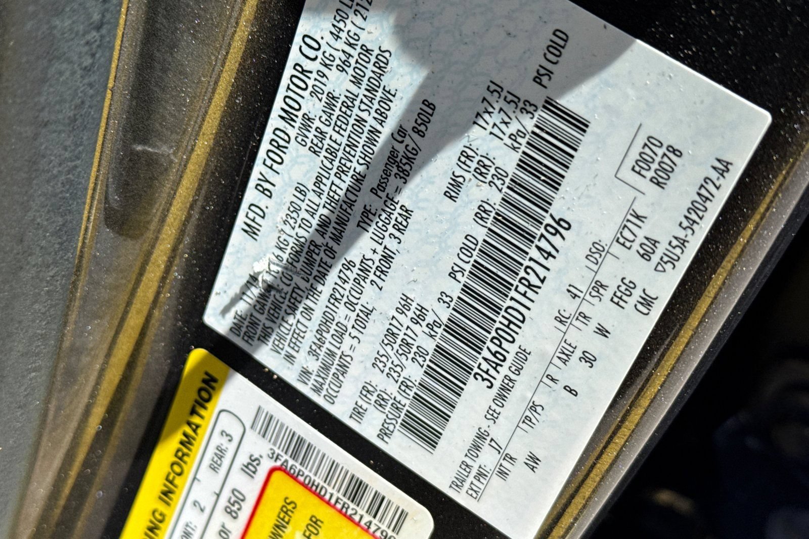 Used 2015 Ford Fusion SE FWD image 26
