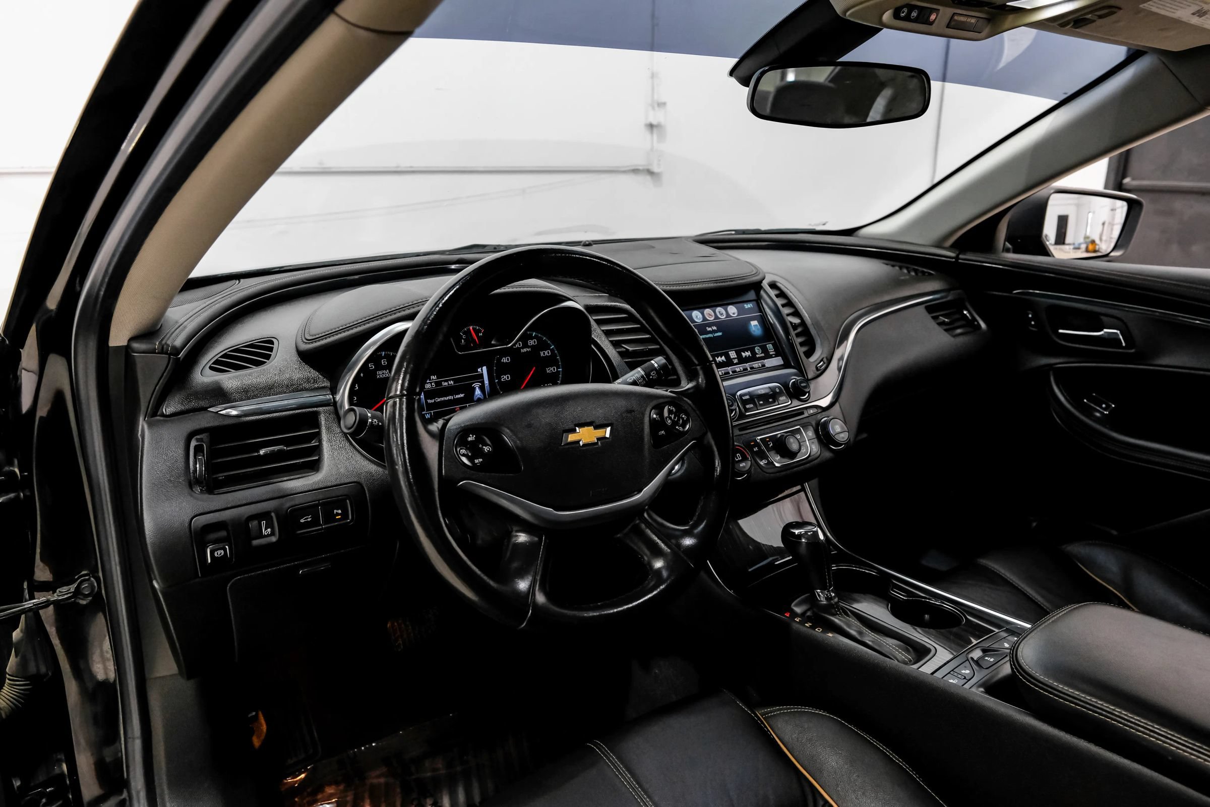 Used 2018 Chevrolet Impala Premier FWD image 22