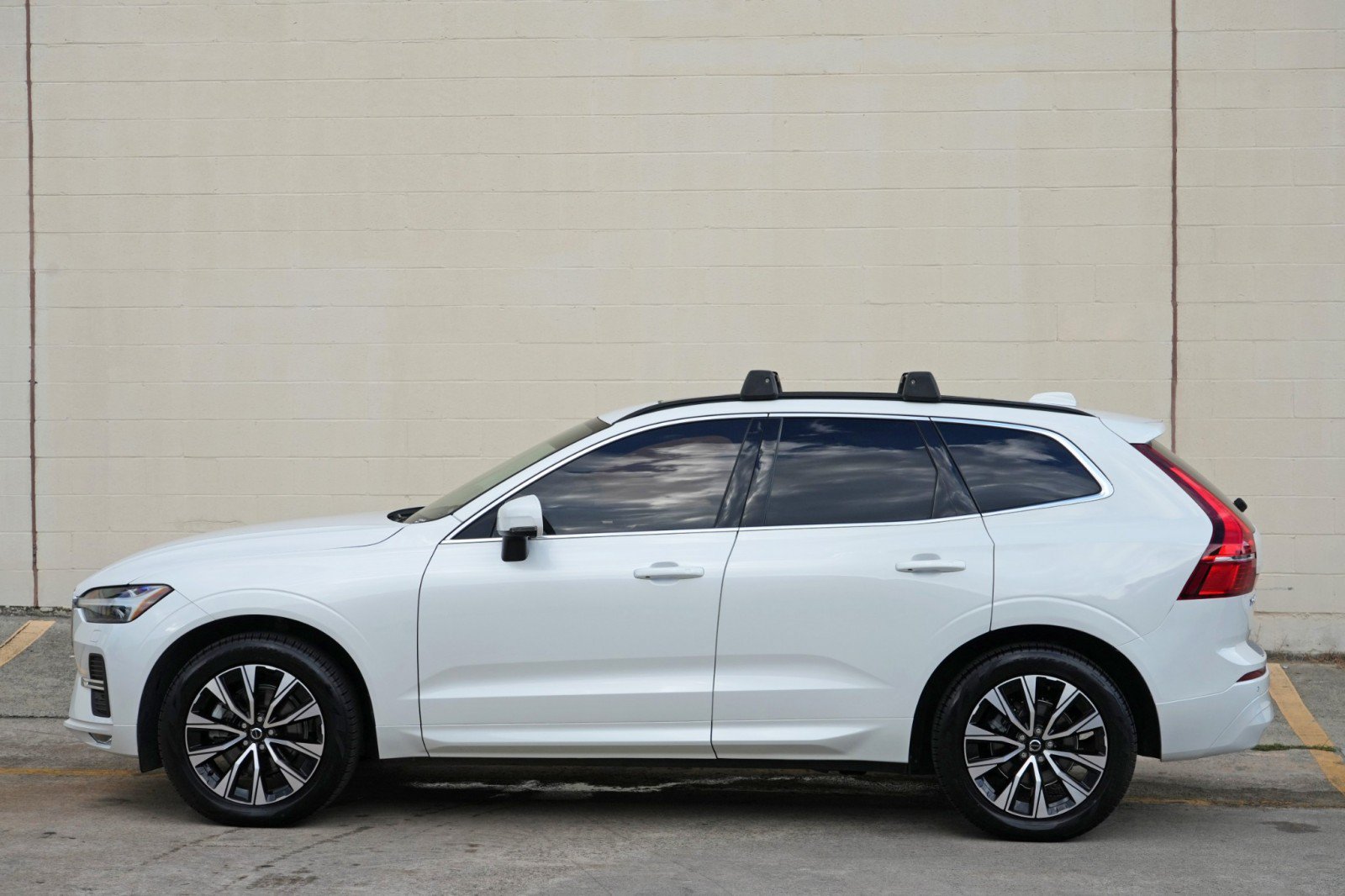 Used 2023 Volvo XC60 B5 Core w/ Climate Package FWD image 43