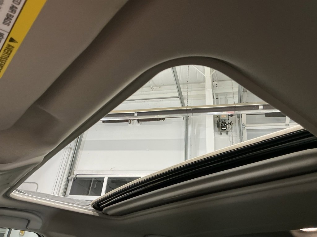 Used 2024 Nissan Frontier SL image 4