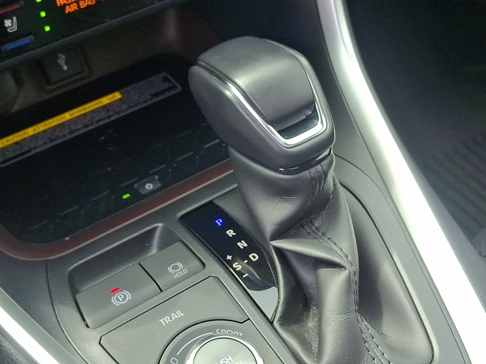 Used 2020 Toyota RAV4 Limited AWD/4WD image 16