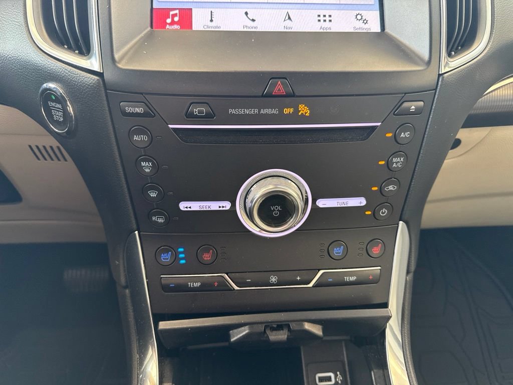 Used 2019 Ford Edge Titanium w/ Equipment Group 301A AWD/4WD image 24