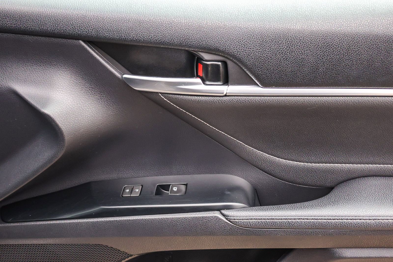 Used 2018 Toyota Camry XSE w/ Driver Assist Package image 19