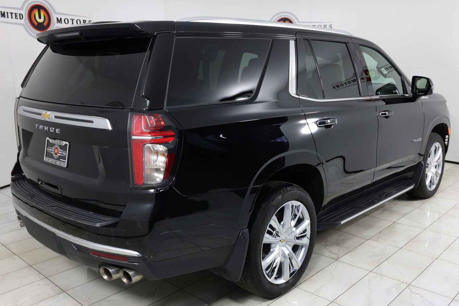 Used 2024 Chevrolet Tahoe High Country image 3