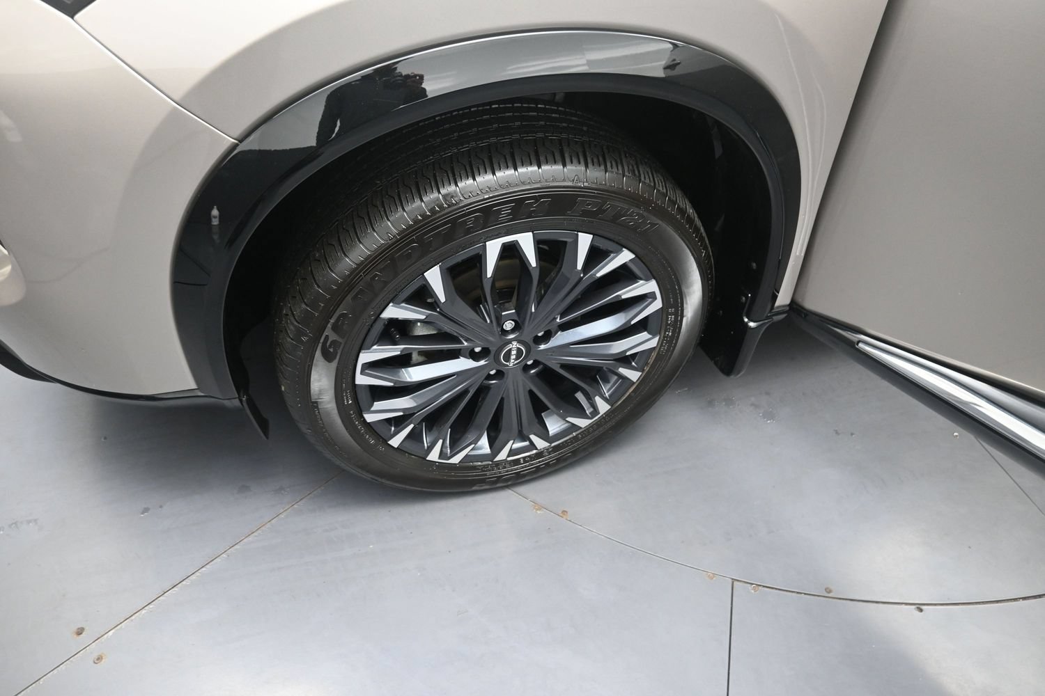Used 2024 Nissan Rogue Platinum AWD/4WD image 17