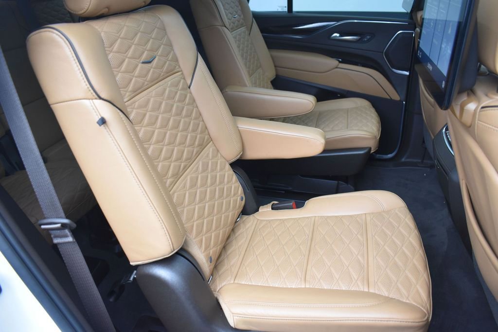Used 2021 Cadillac Escalade Sport w/ Driver Assist Tech Package AWD/4WD image 36