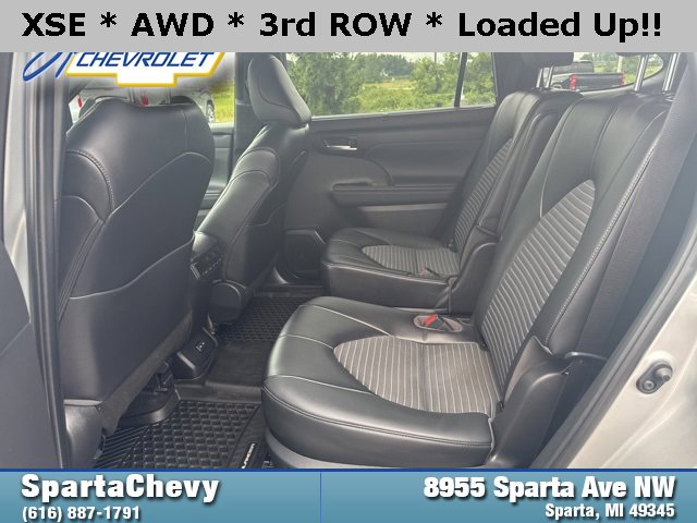 Used 2023 Toyota Highlander XSE image 14