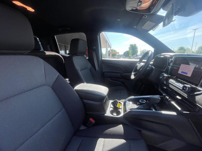 Used 2026 Chevrolet Colorado Trail Boss AWD/4WD image 3