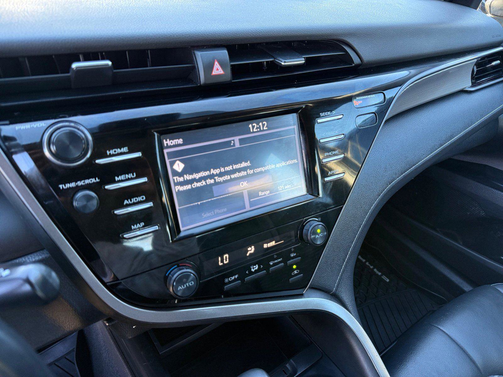 Used 2020 Toyota Camry SE image 22