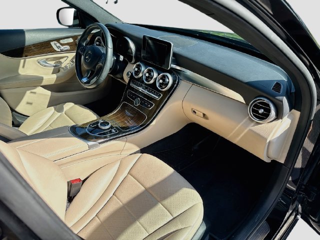Used 2018 Mercedes-Benz C 300 4MATIC Sedan image 26