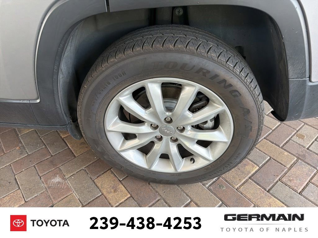 Used 2016 Jeep Cherokee Limited AWD/4WD image 12