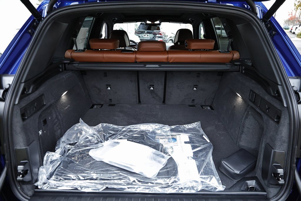 New 2026 BMW X5 M60i w/ Climate Comfort Package image 30