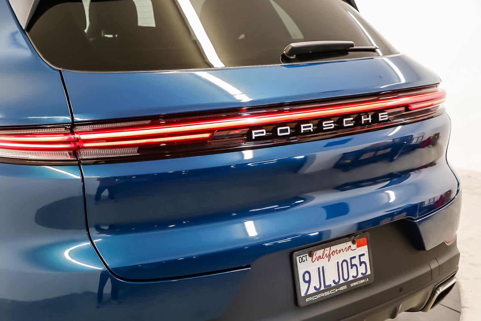 Certified 2024 Porsche Cayenne AWD/4WD image 12