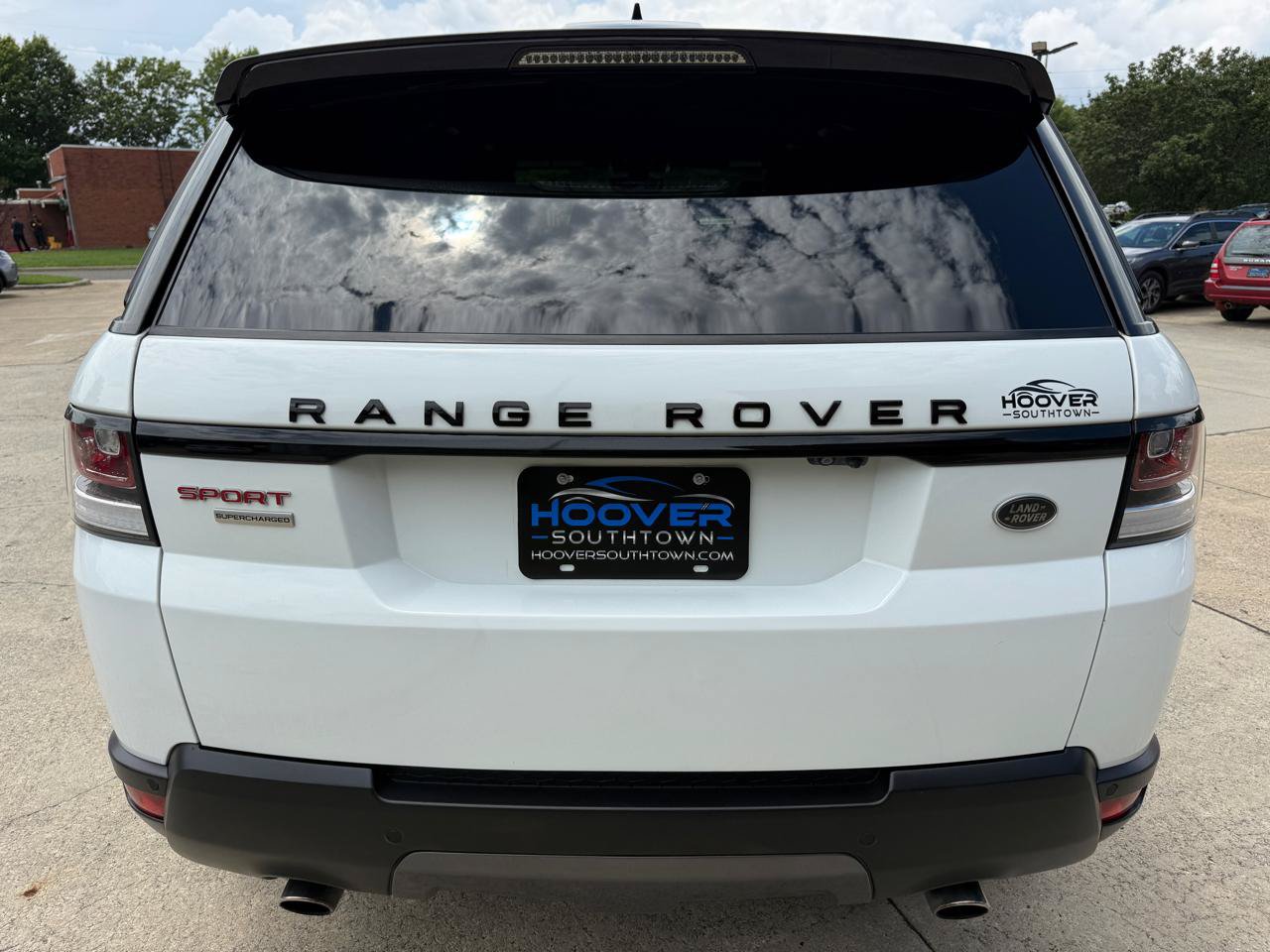 Used 2017 Land Rover Range Rover Sport Supercharged AWD/4WD image 4