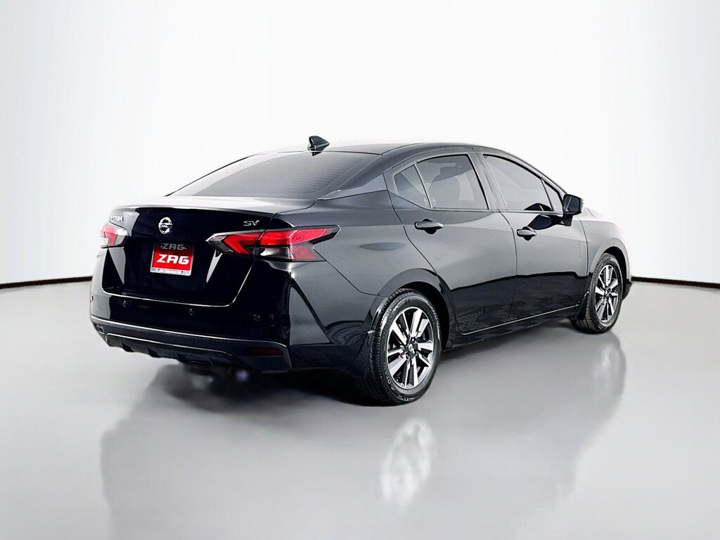 Used 2020 Nissan Versa SV FWD image 5